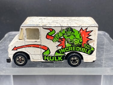 Vintage Hot Wheels 1:64 Incredible Hulk Scene Machine Van Die-Cast