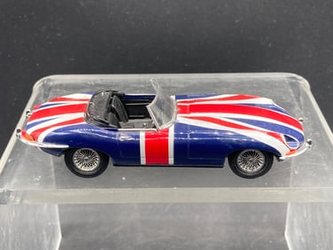 Mattel Dinky Toys 1:43 1967 Jaguar E-Type Die Cast