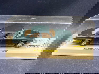 Solido 1/34 Jaguar XJ 12 Die-Cast Model with Display Case