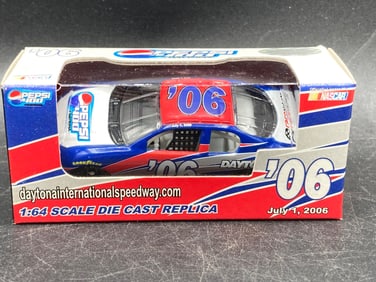 1:64 NASCAR 2006 Pepsi 400 Program Car Die Cast Replica