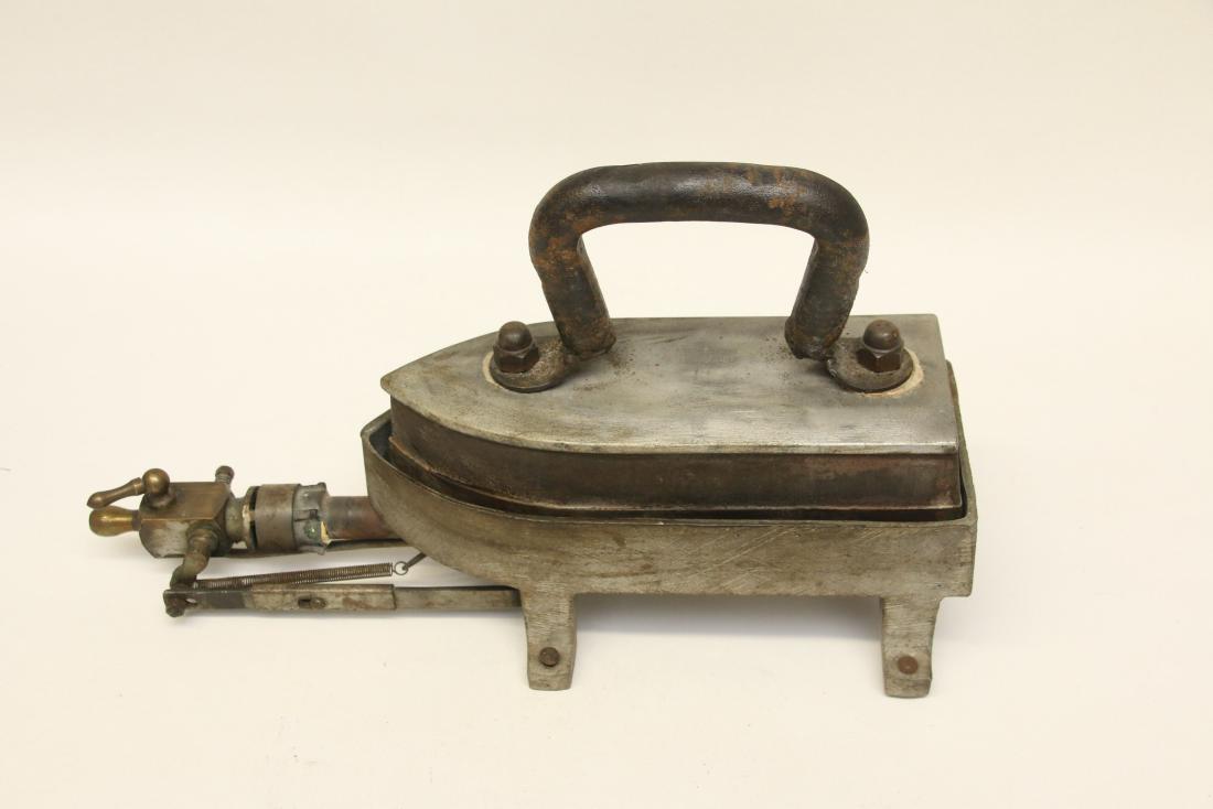 Natural Gas Tailor Iron Heater w/ tailor iron (1 of 3)