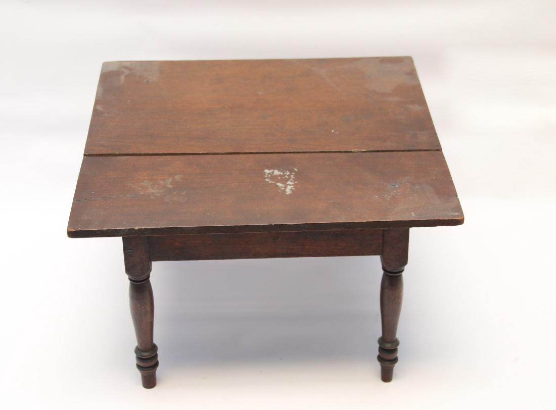 MINIATURE TABLE: MINIATURE DOLL TABLE 10" X 10" X 6 1/2"