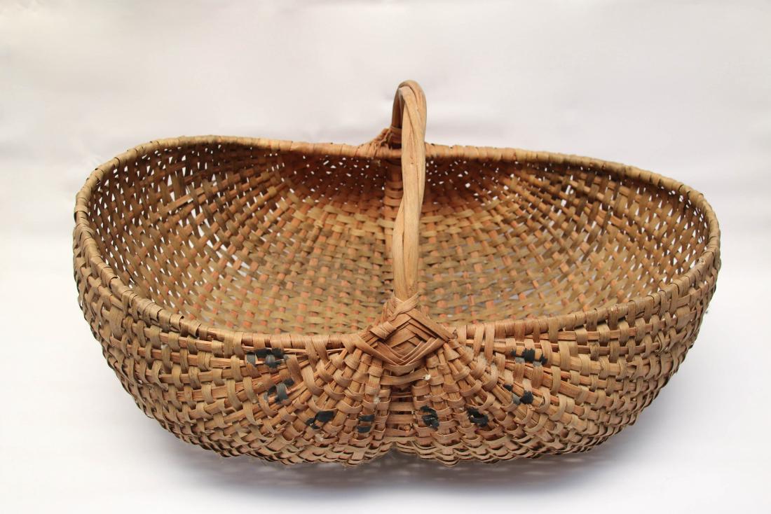 LARGE GATHERING BASKET (1 of 3)