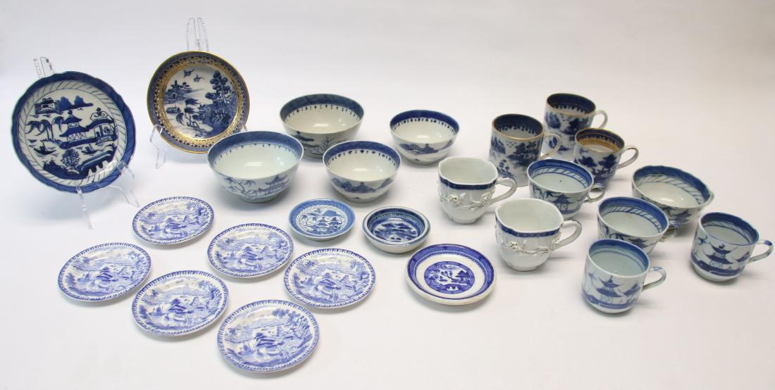 19th CENTURY CHINESE EXPORT CANTON LOT (1 of 3)