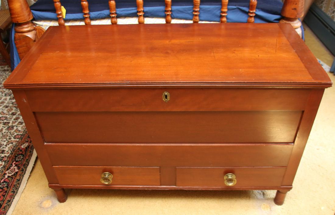 LIFT LID BLANKET CHEST (1 of 4)