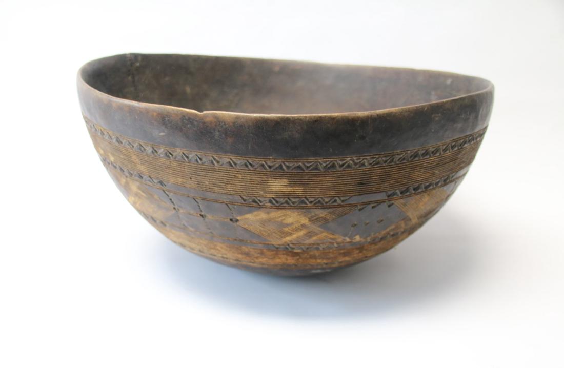 EARLY HANDMADE AFRICAN BOWL (1 of 5)