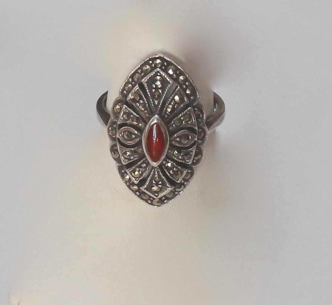 MARCOSITE AND STERLING SILVER RING: POINTED OVAL FORM WITH CARNELIAN - .925