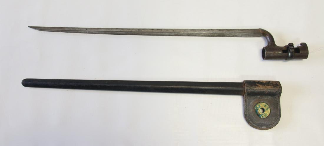 ANTIQUE BRITISH TRI-ANGULAR BAYONET AND SCABBARD: ANTIQUE BRITISH TRI-ANGULAR BAYONET AND SCABBARD