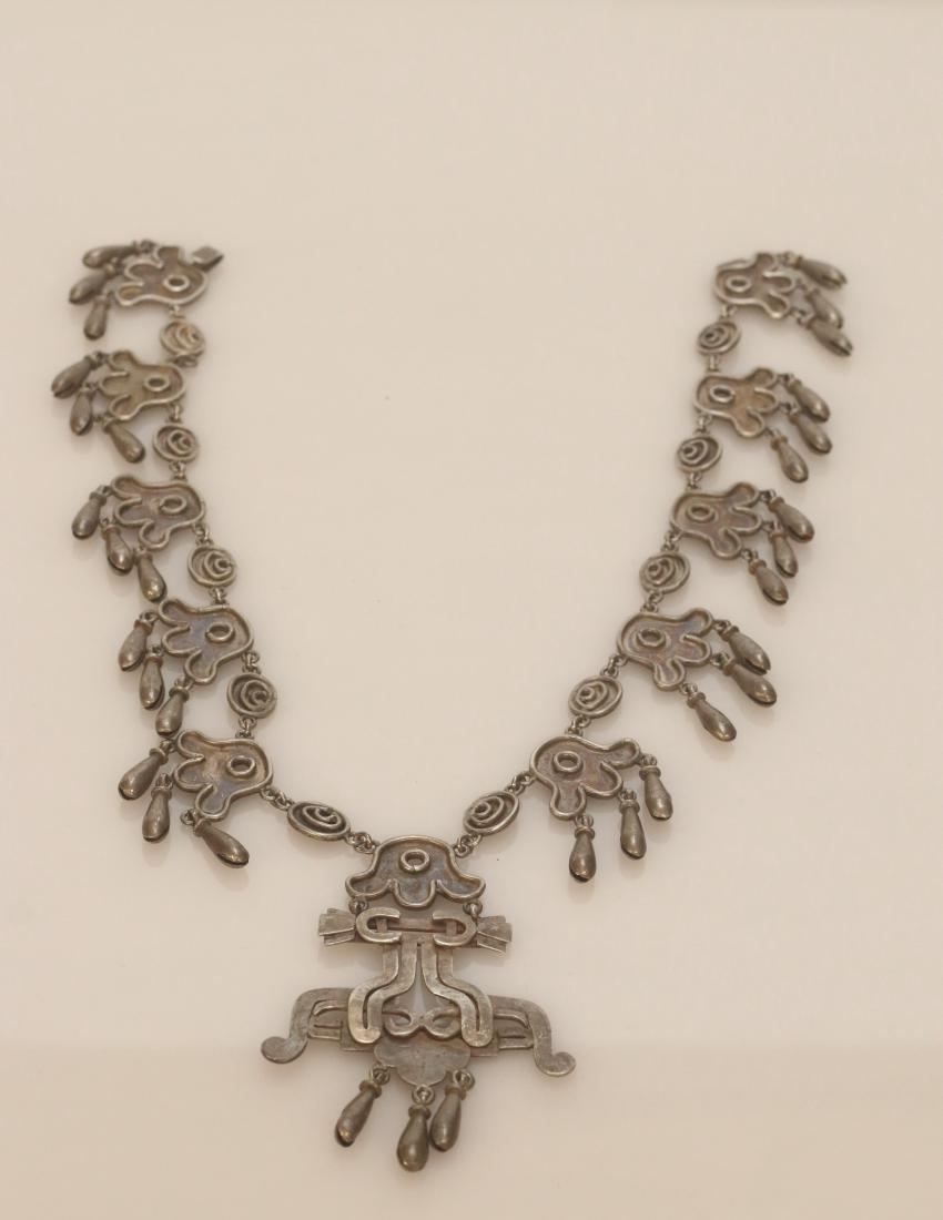 SILVER NECKLACE (1 of 2)