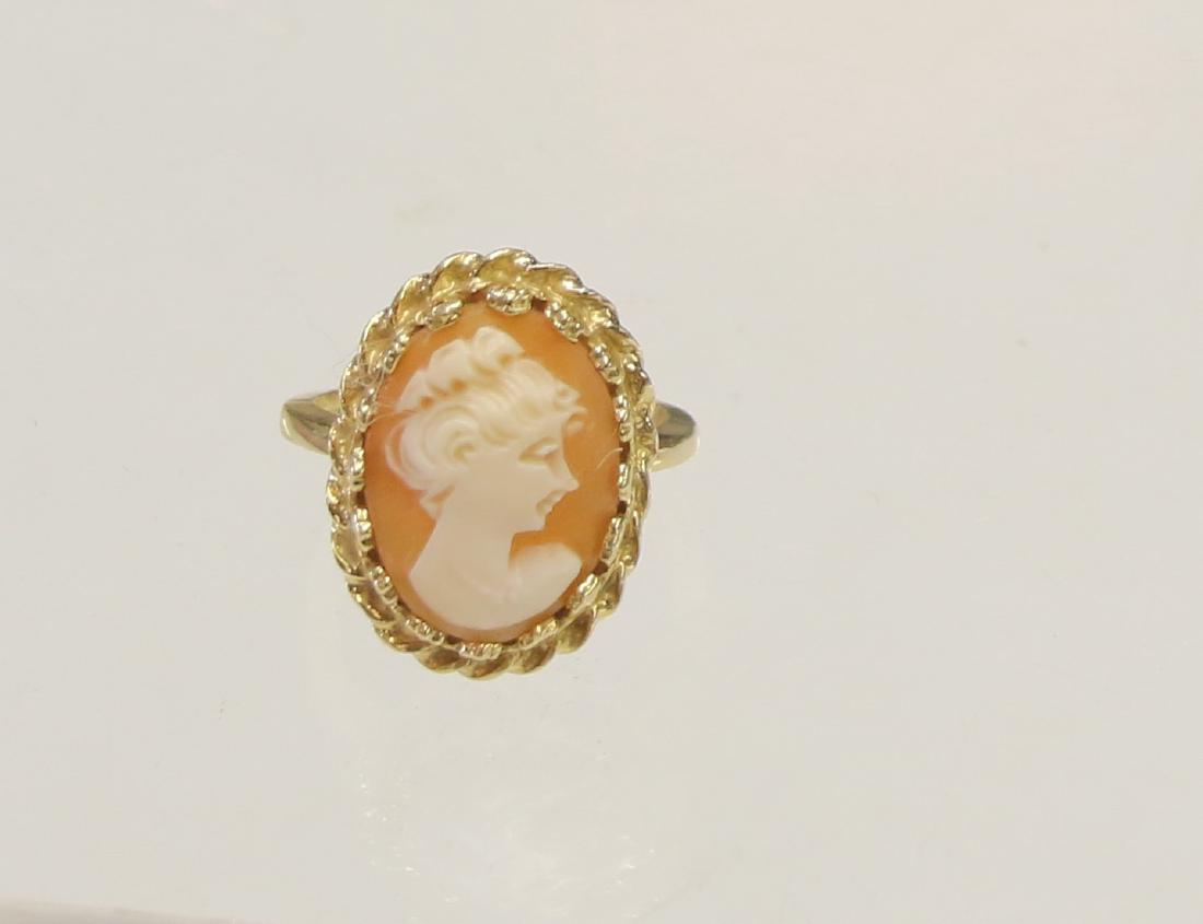 14K GOLD CAMEO RING: CARVED SHELL CAMEO RING - 3.5 DWT TOTAL WEIGHT Dimensions: SIZE 6