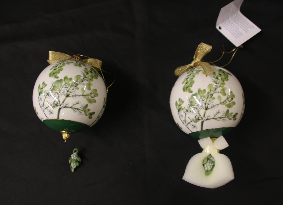 GOBEL CHRISTMAS BALLS: (2) MISTLETOE KISSING BALL, PORCELAIN WITH BOX Dimensions: 4"
