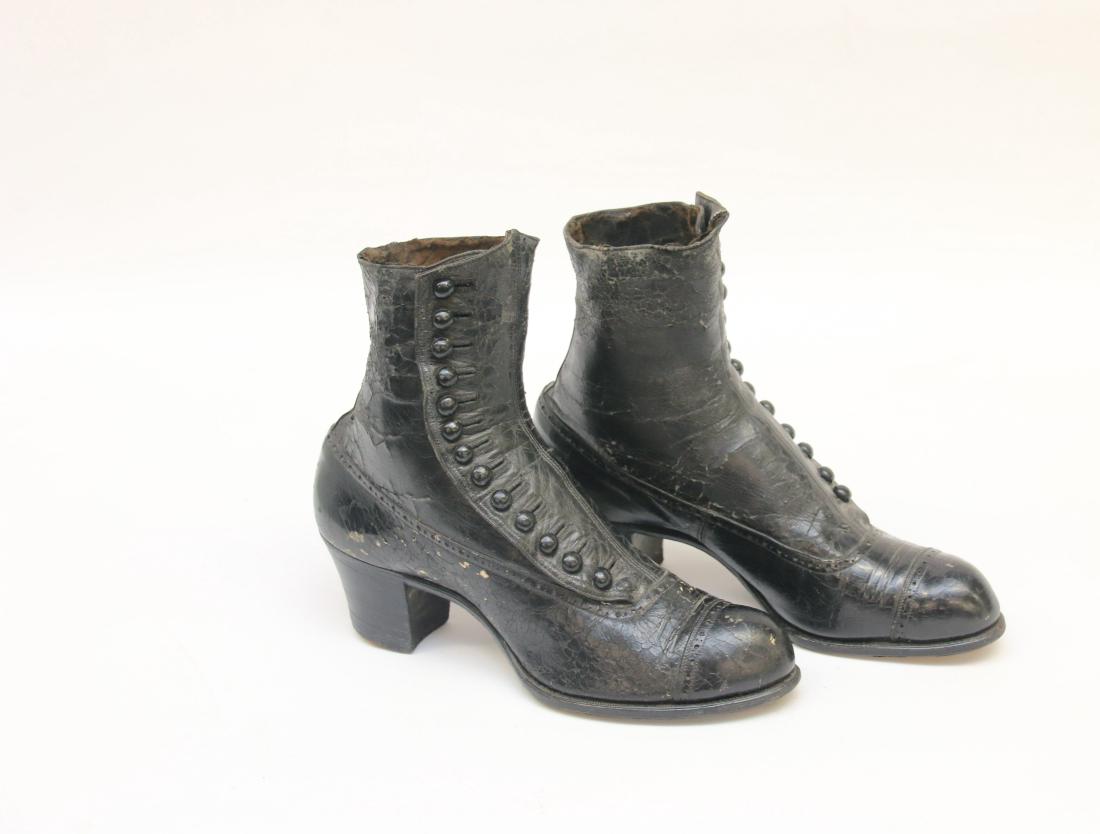 PAIR OF HIGH BUTTON SHOES (1 of 3)