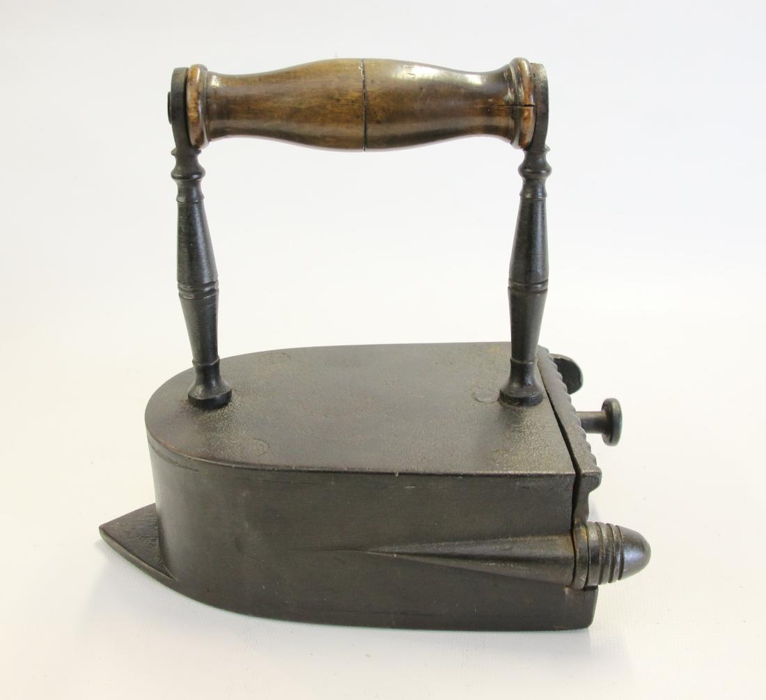 ANTIQUE BOX IRON (1 of 3)