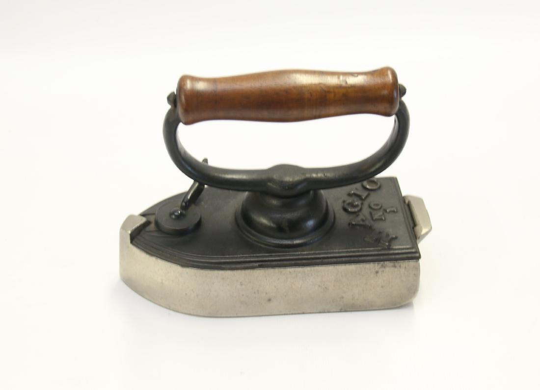 ANTIQUE BOX IRON (1 of 3)