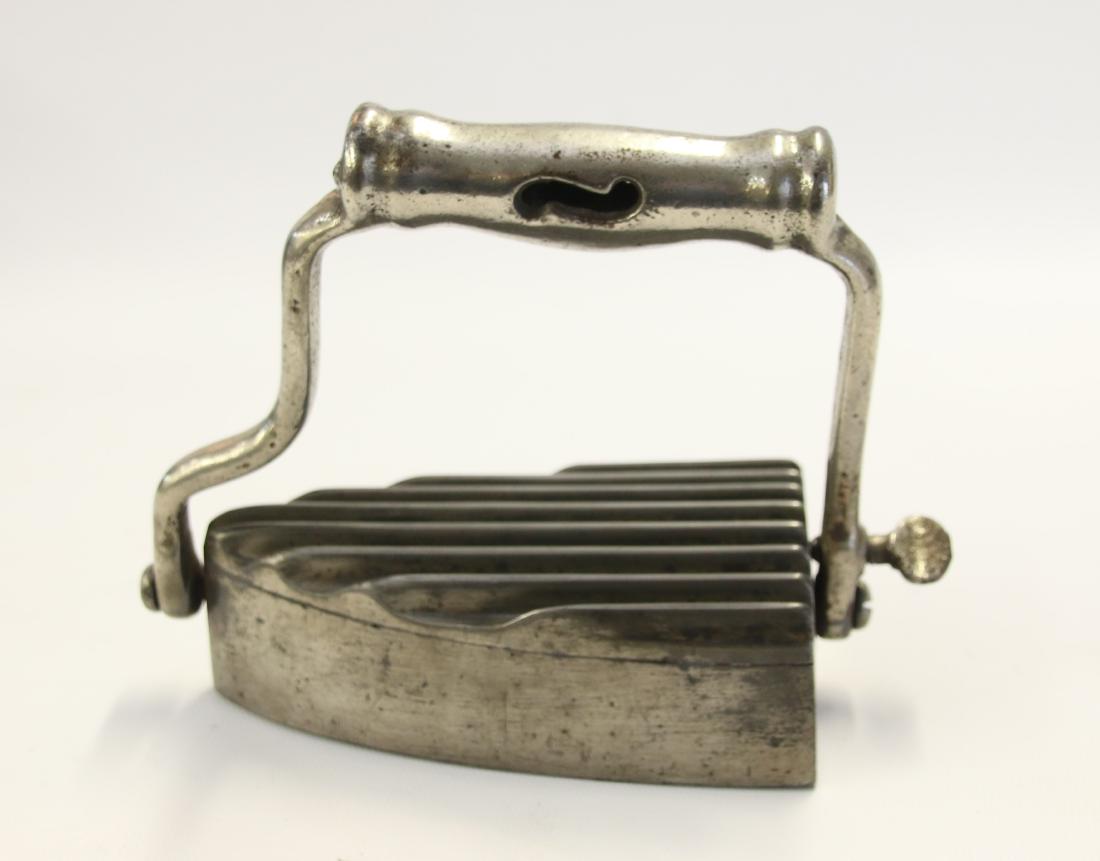 HAND FLUTER IRON (1 of 3)