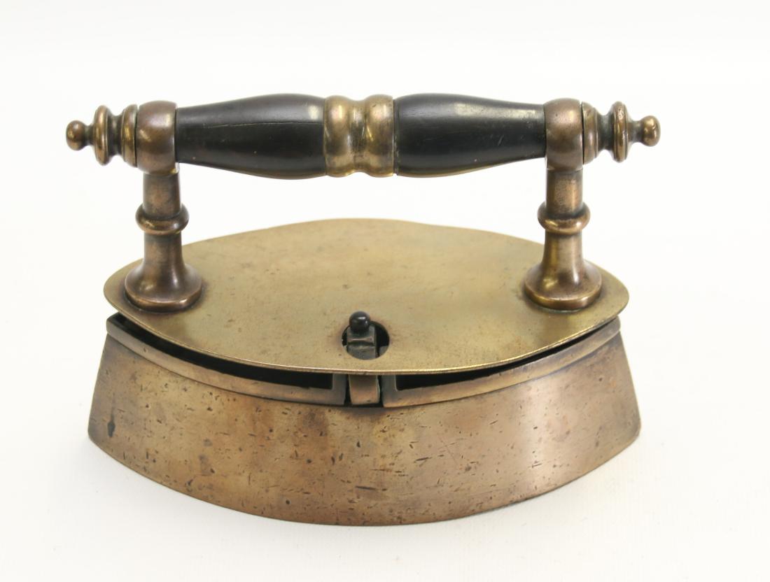 ANTIQUE BOX IRON (1 of 4)