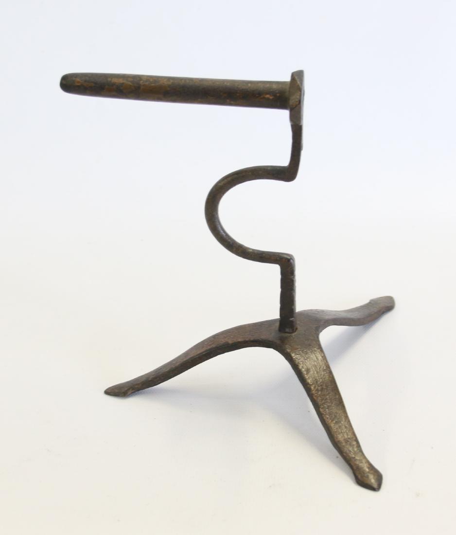 GOFFERING IRON: LATE 1700'S - SINGLE - TRI-POD BASE - UNUSUAL 6" X 6"