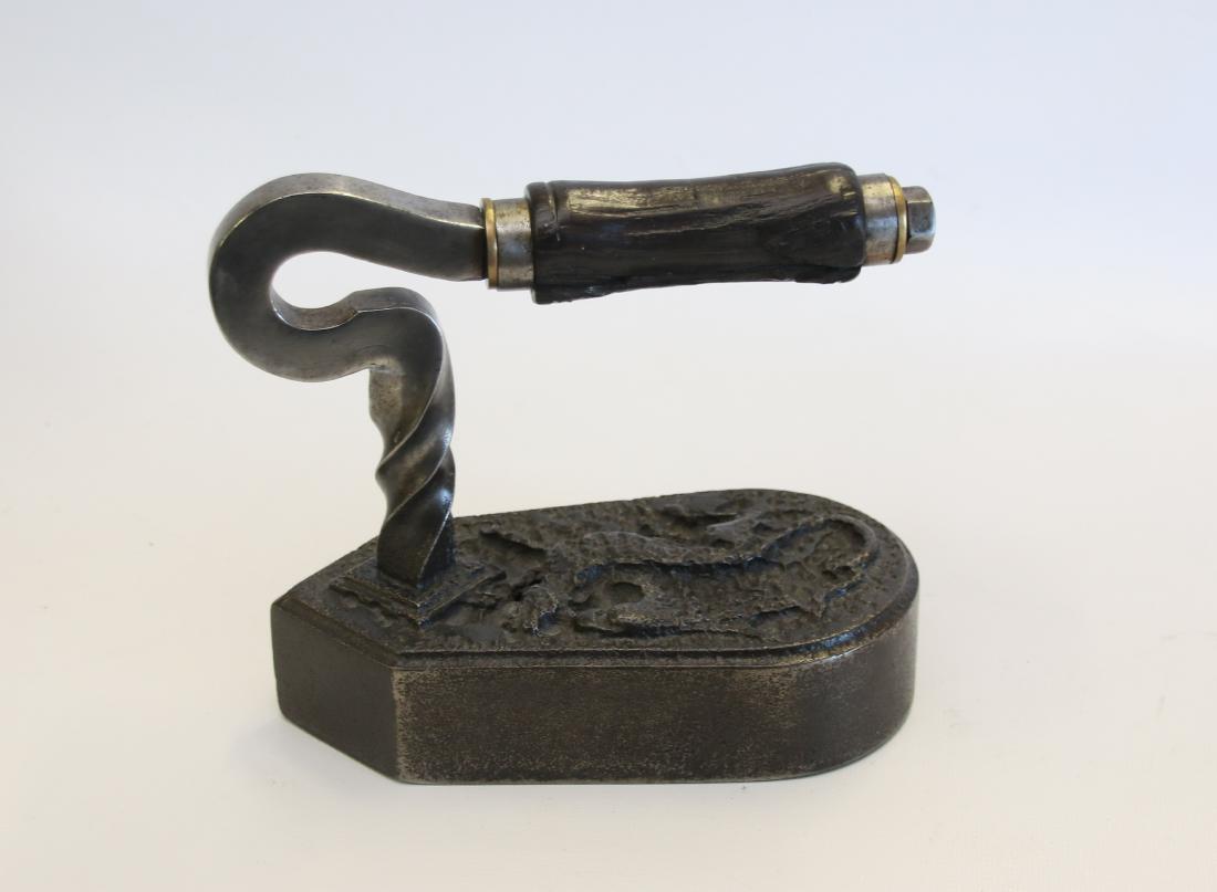 FLAT SAD IRON (1 of 3)