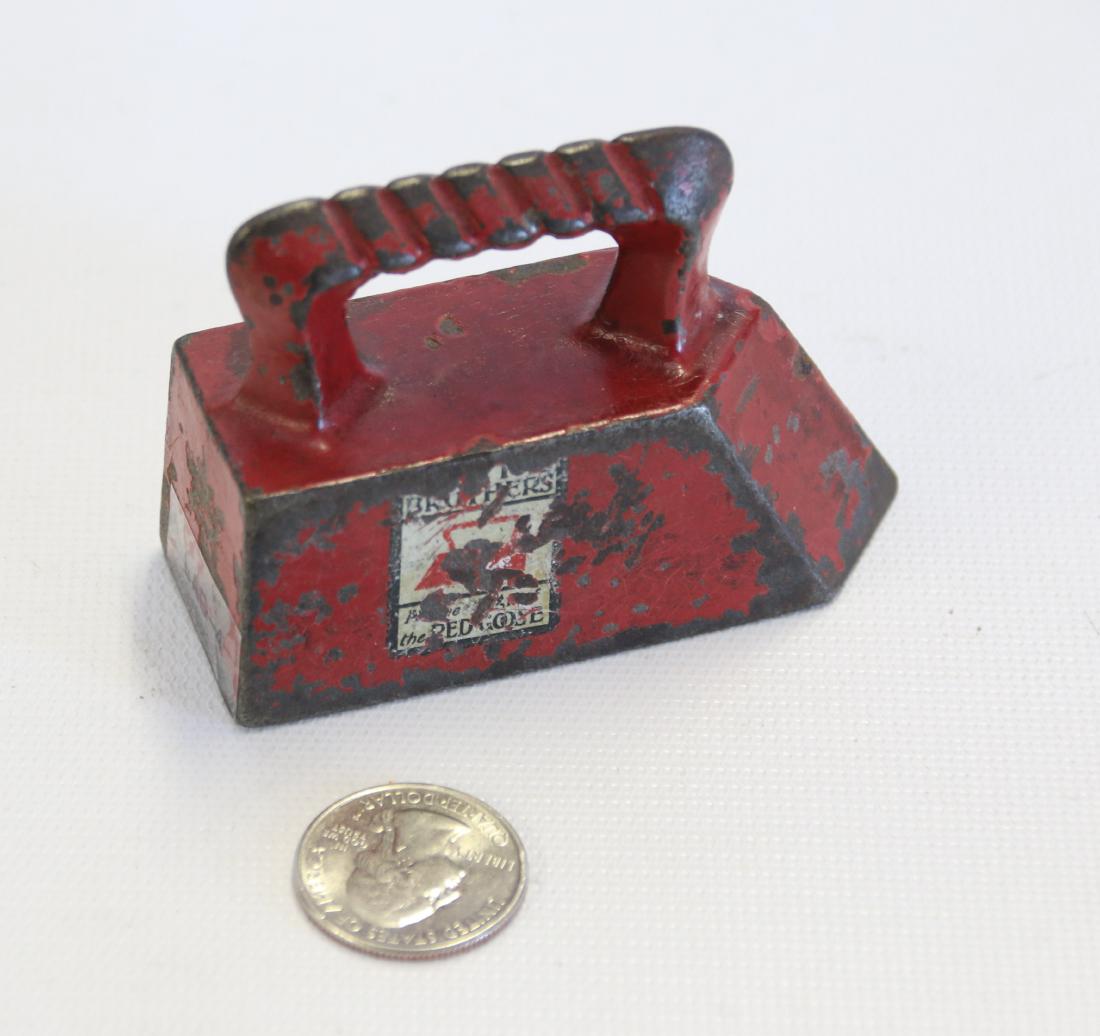 LITTLE ADVERTISING IRON (1 of 3)