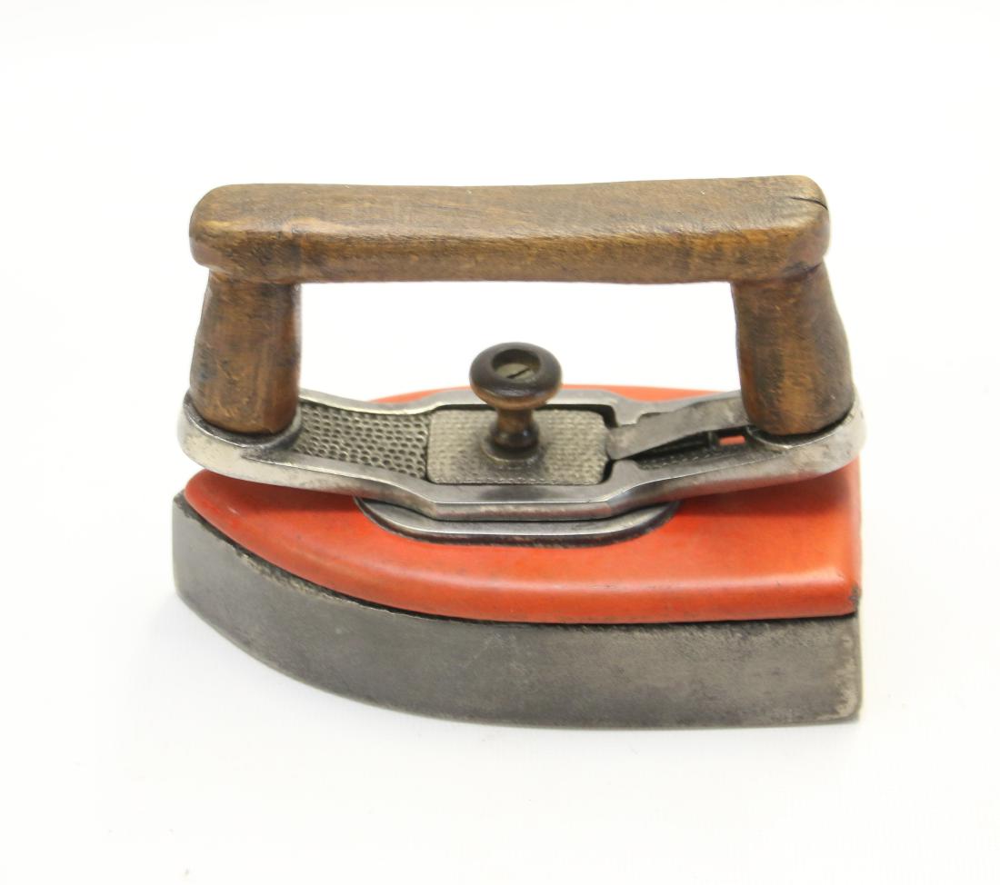 DETACHABLE HANDLE IRON (1 of 4)