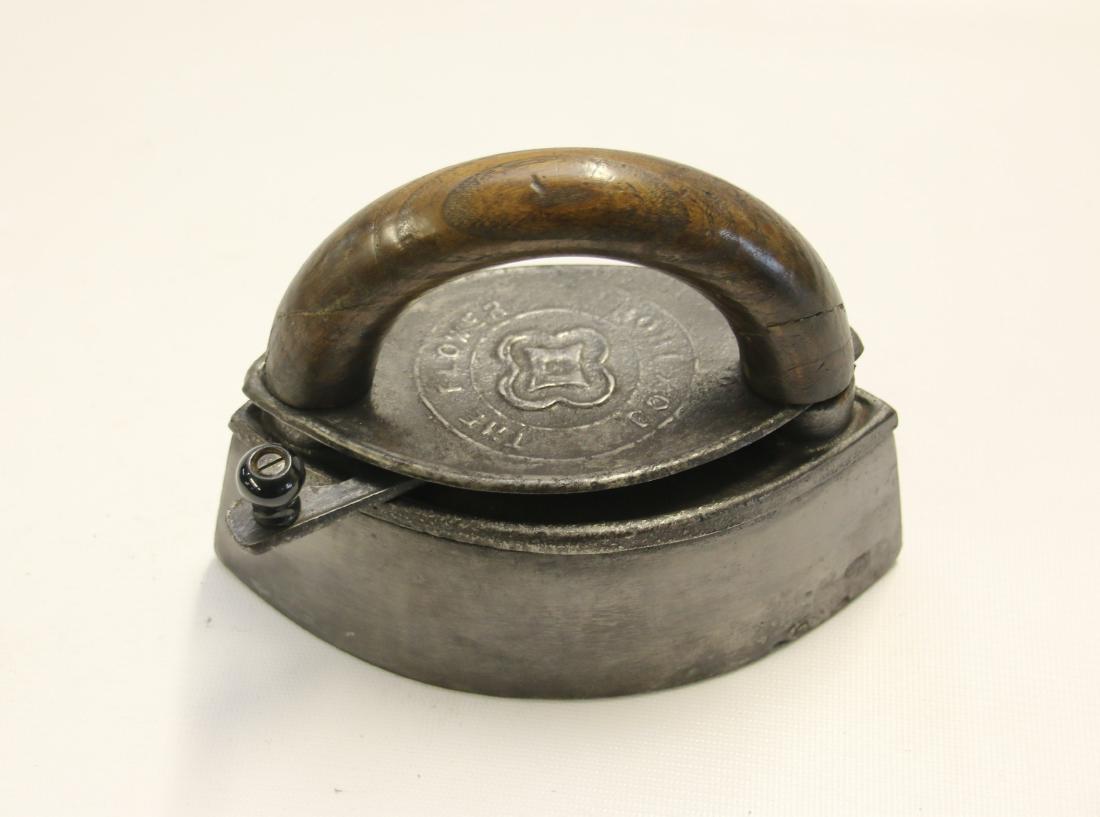 ANTIQUE BOX IRON (1 of 4)