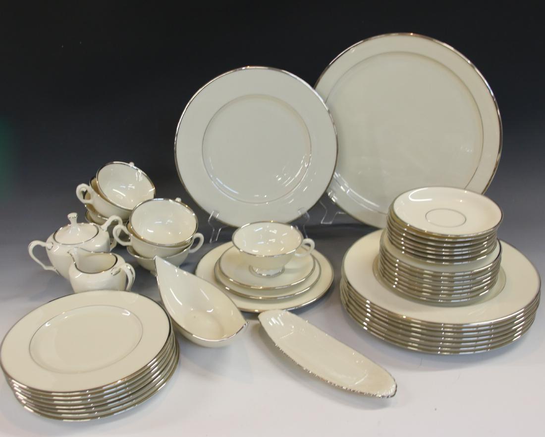 LENOX DISH SET (1 of 2)
