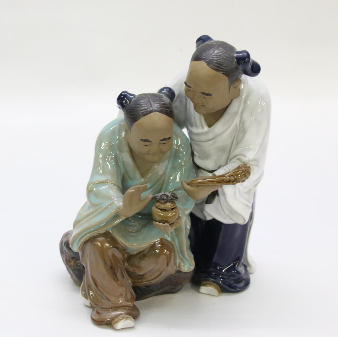 CHINESE POTTERY FIGURE (1 of 4)
