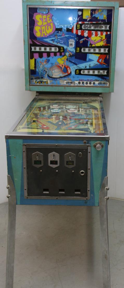 VINTAGE PINBALL MACHINE (1 of 5)