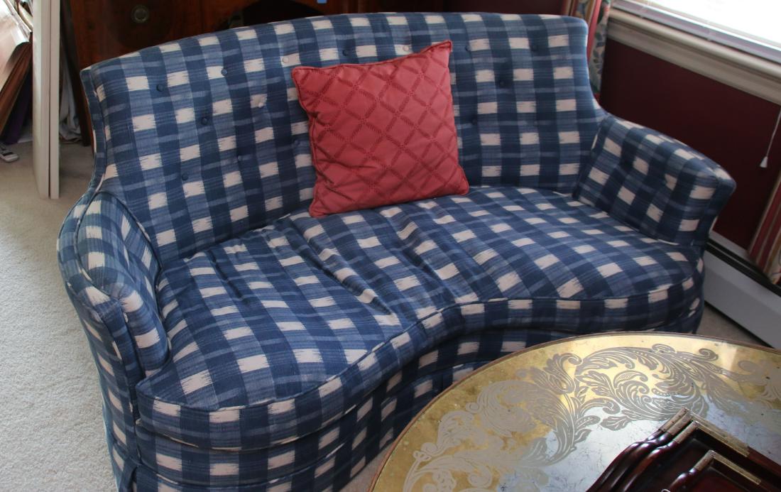 PR. OF CUSTOM LOVESEATS (1 of 3)