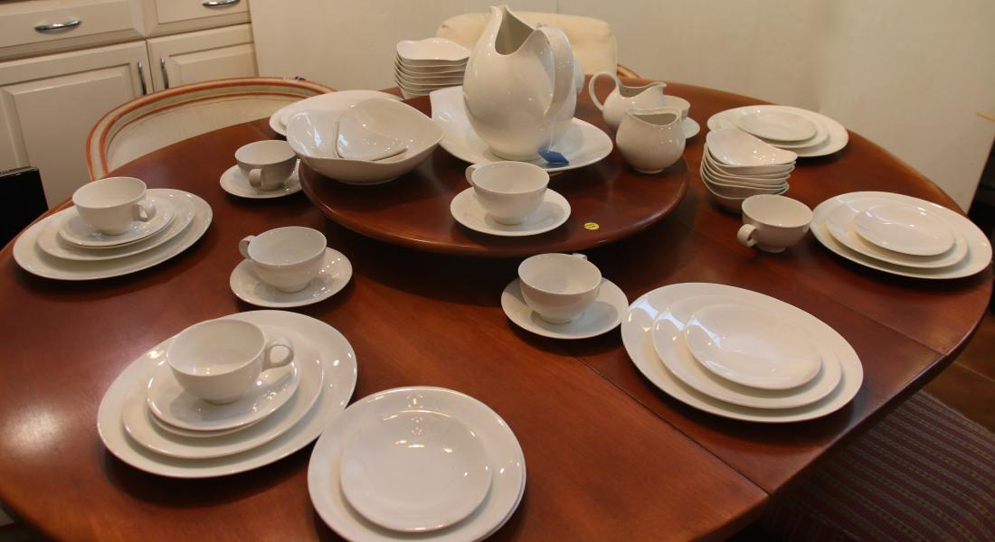 HALLCRAFT DISH SET (1 of 4)