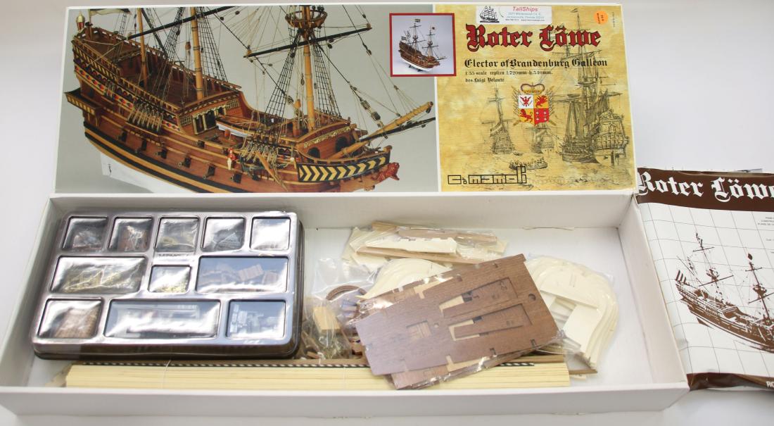 C. Mamoli s.a.s. wooden model kit: Roter Lowe MV 19, 1:55 scale