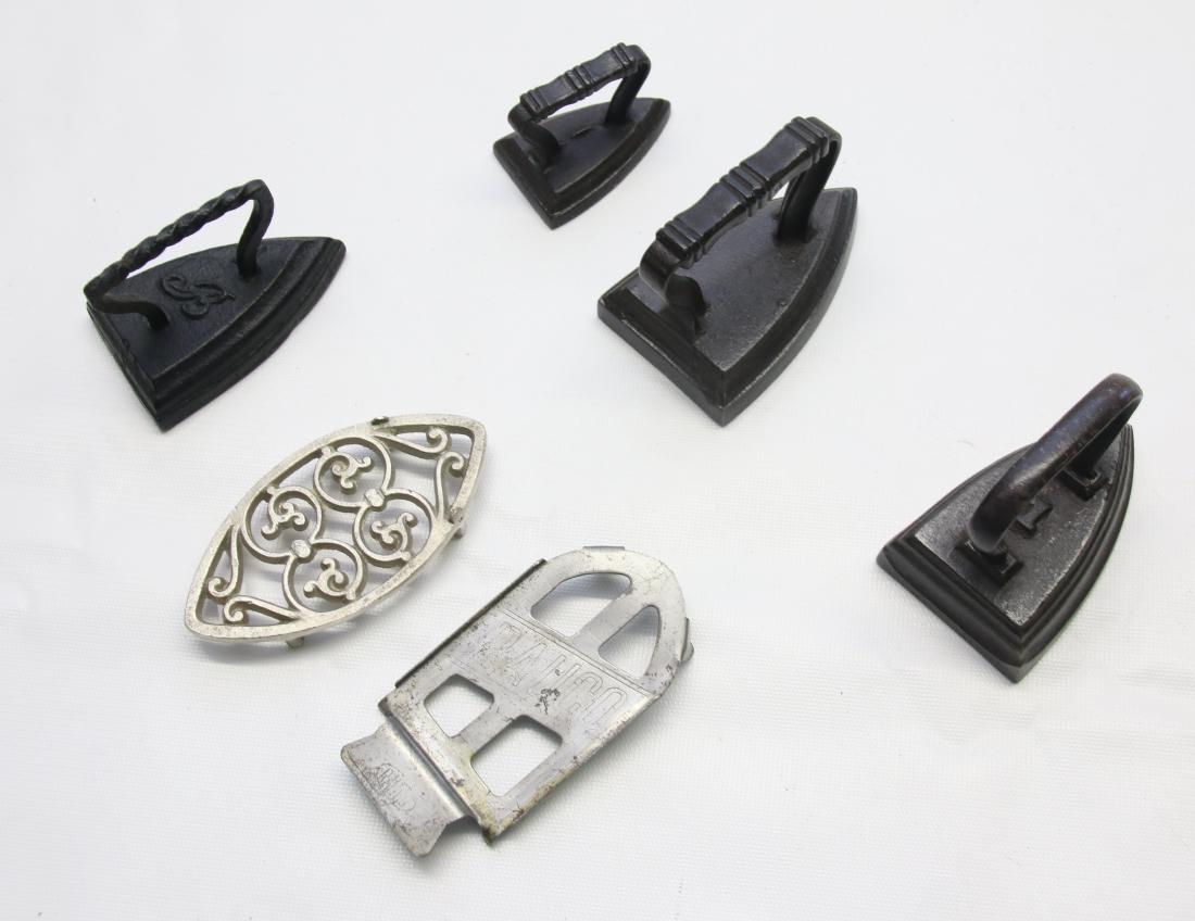 MINIATURE SAD IRON LOT (1 of 2)