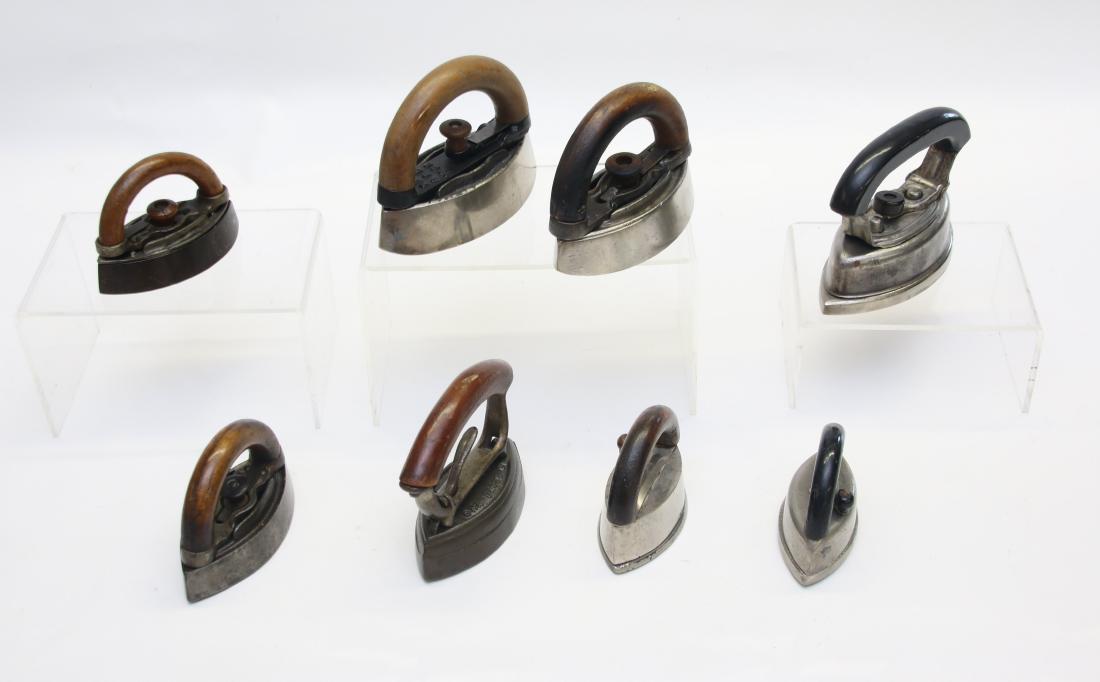 GROUP LOT OF DETACHABLE HANDLE IRONS (1 of 5)