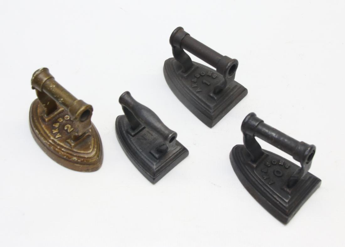 GROUP LOT OF MINIATURE SAD IRONS (1 of 3)
