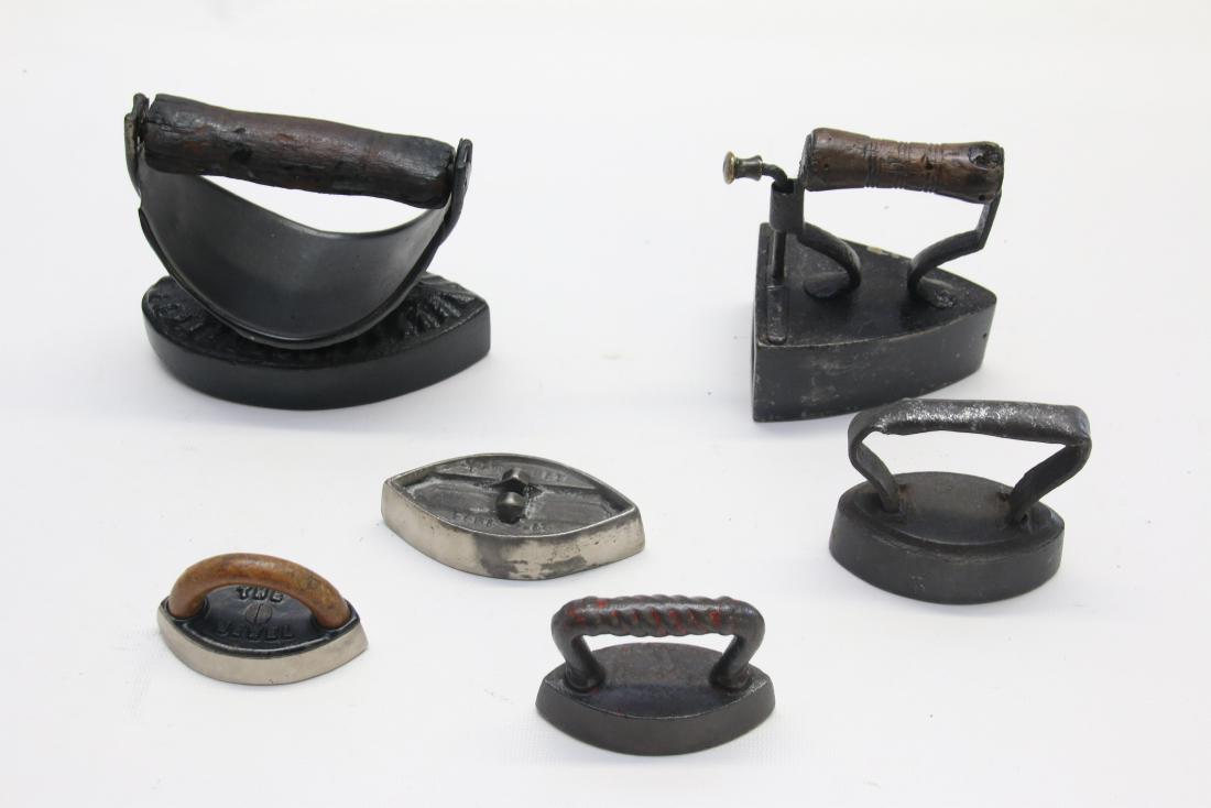 GROUP LOT OF ANTIQUE IRONS (1 of 3)