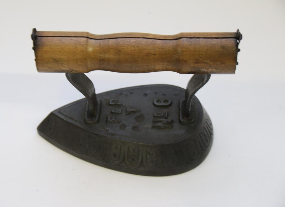 EARLY SAD IRON (1 of 4)