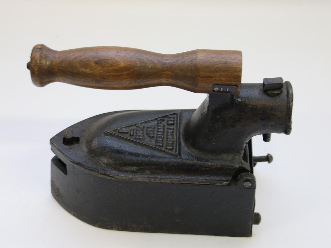 TAILOR AND COMMERCIAL IRON: FRENCH EMBER SINGLE POST WITH REAR CHIMNEY 7 1/2"