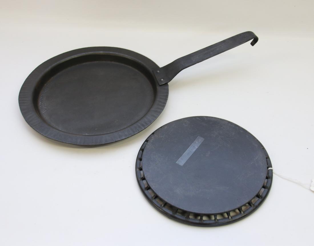 HEATER STOVE IRON WITH PAN (1 of 2)