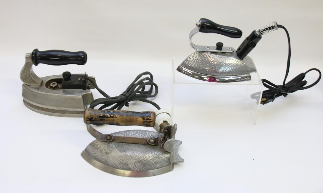 GROUP LOT OF ELECTRIC IRONS (1 of 3)