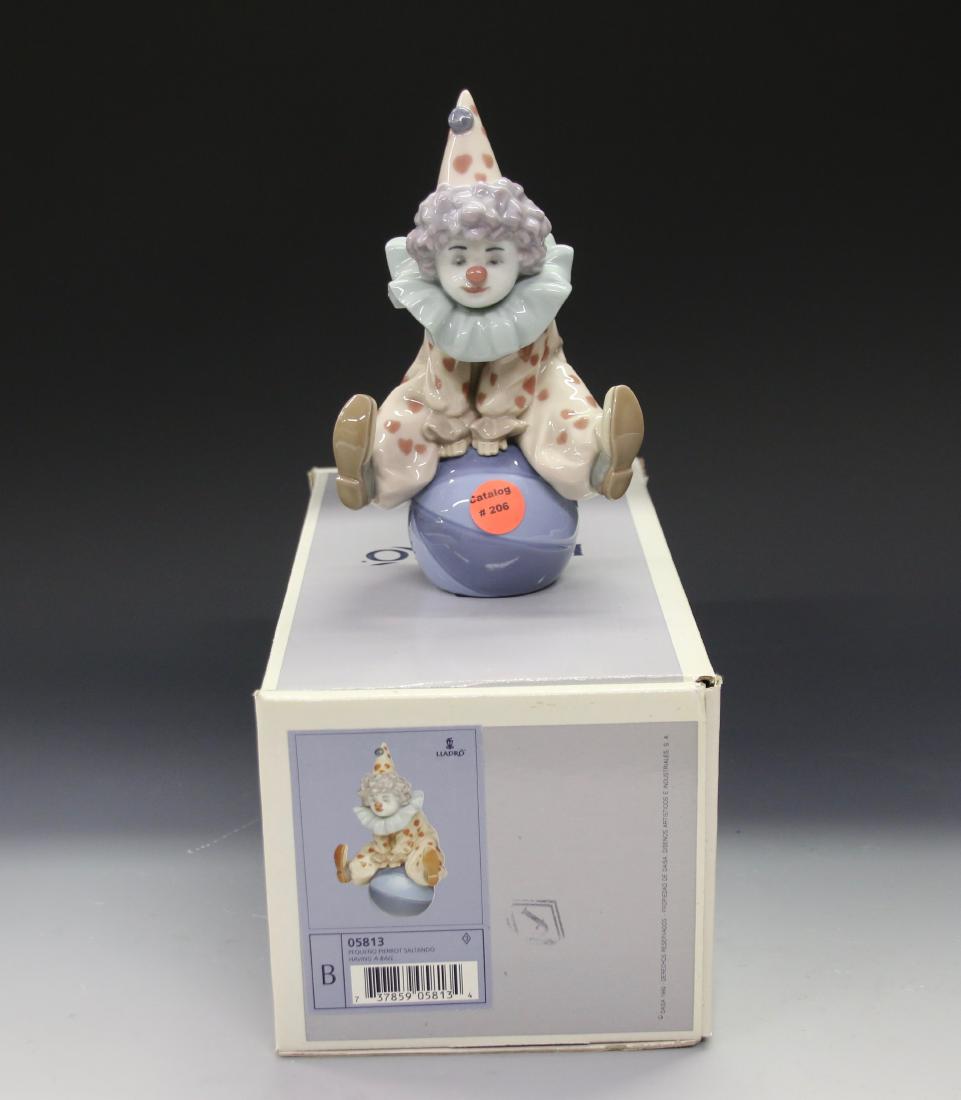 LLADRO CLOWN FIGURINE (1 of 2)