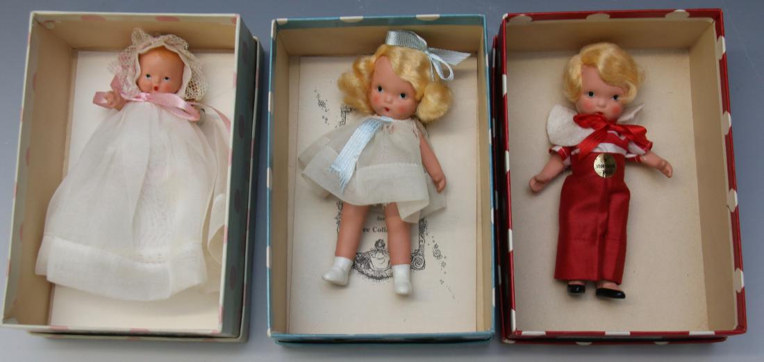 GROUP LOT OF DOLLS (1 of 4)