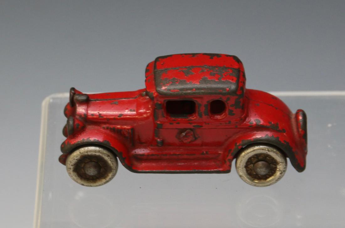 ANTIQUE TOY CAR (1 of 4)
