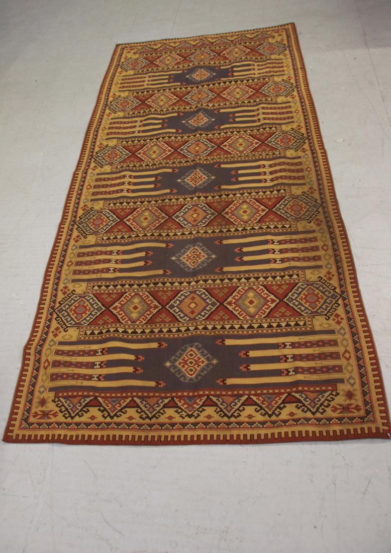 FLAT WOVEN RUG (1 of 3)