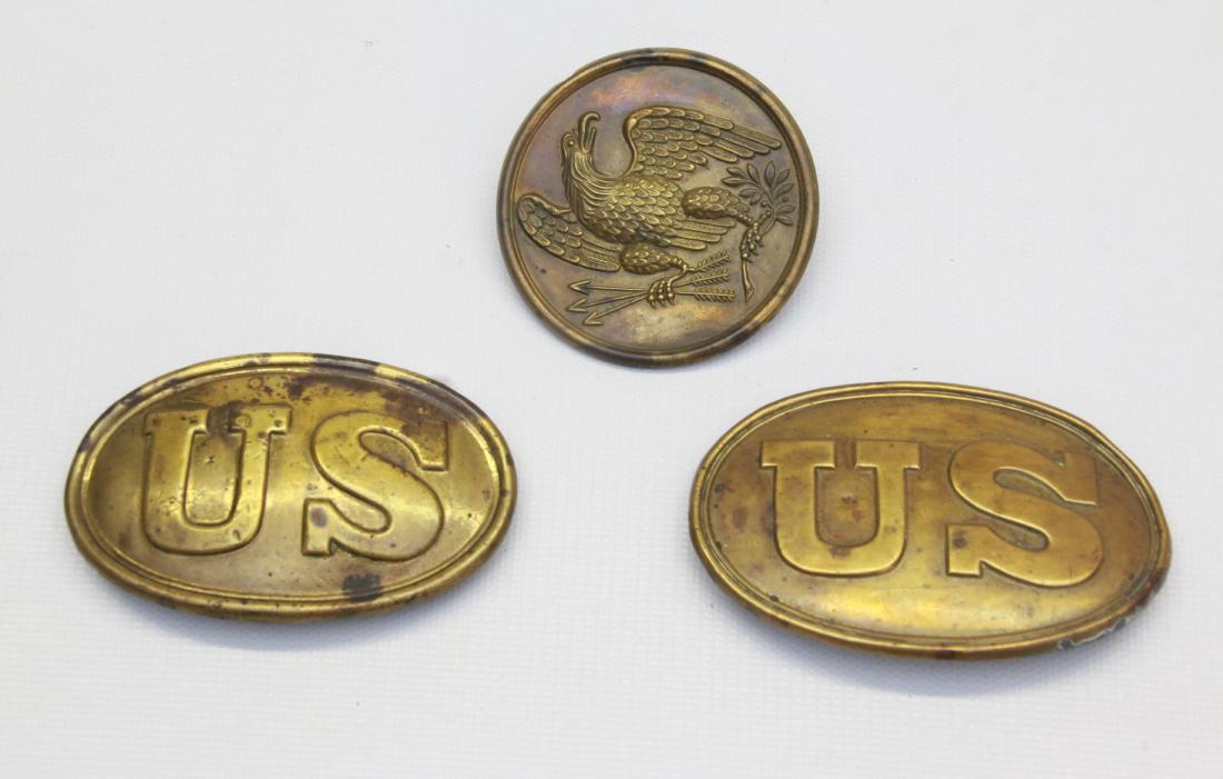 EARLY U.S. CIVIL WAR BUCKLE LOT: (2) US BUCKLES AND ONE WITH EAGLE MARKED W. STOKES RK PHILADELPHIA ON BACK 3 1/4" - 3 1/4" - 2 1/2" LONG
