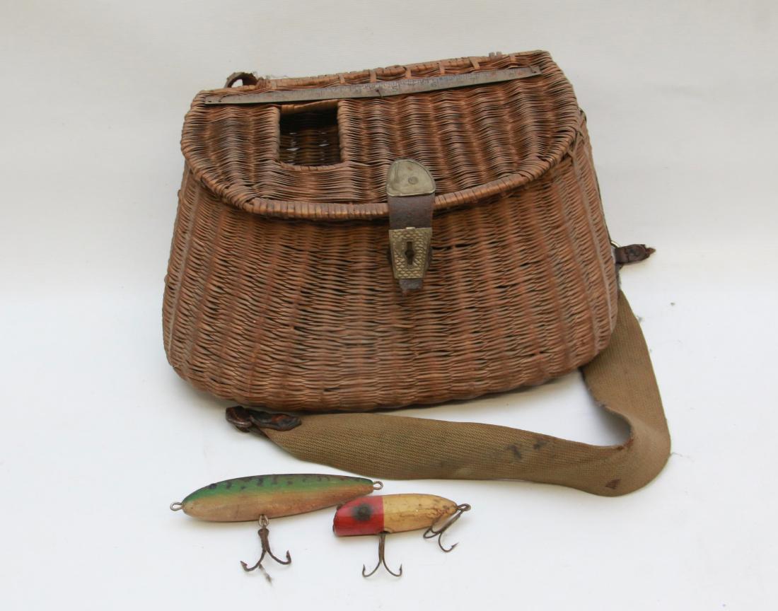 VINTAGE FISHING CREEL