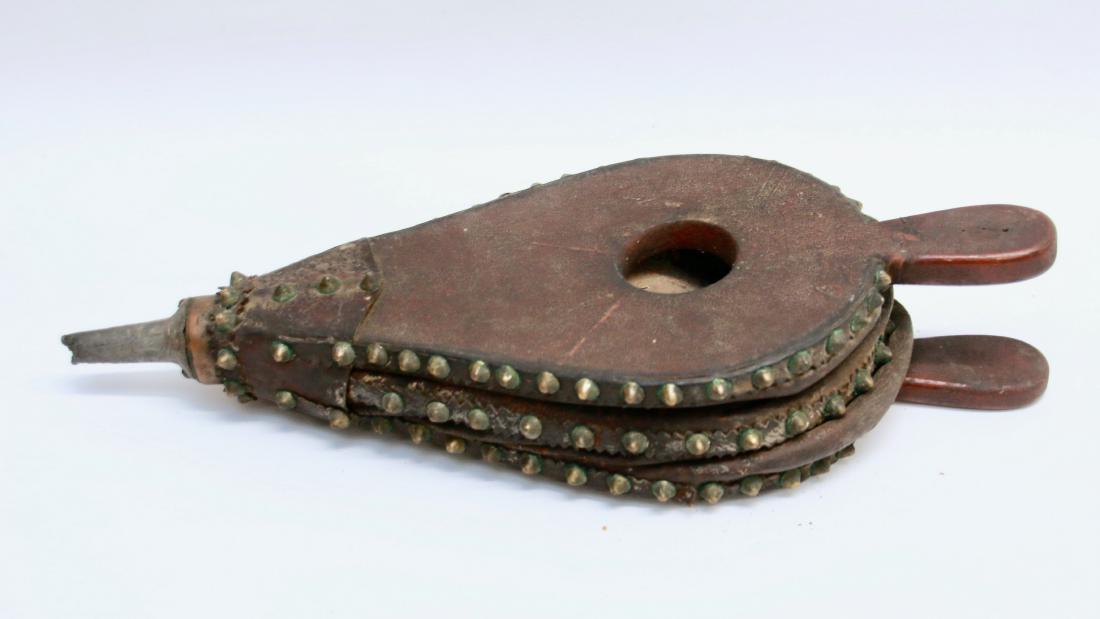 EARLY FIREPLACE BELLOWS (1 of 2)