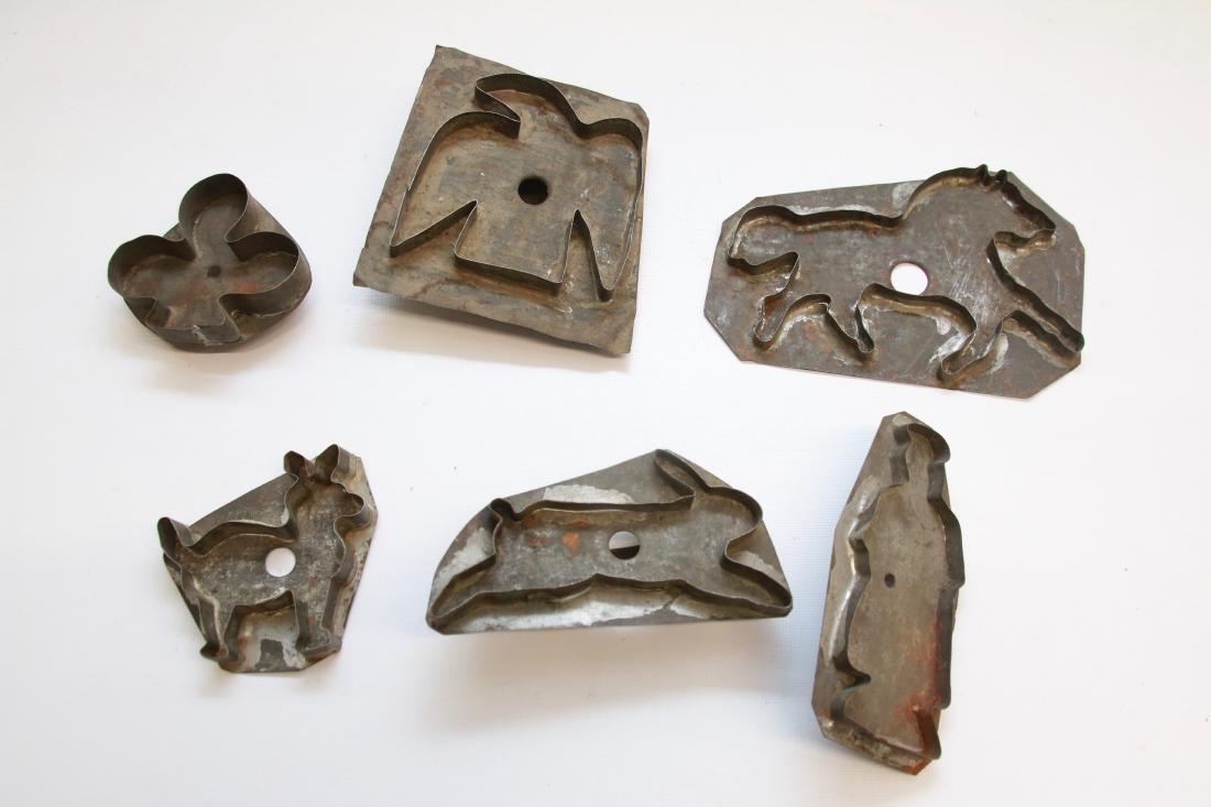 GROUP LOT OF COOKIE CUTTERS (1 of 2)