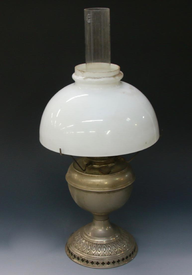 B&H KEROSENE LAMP