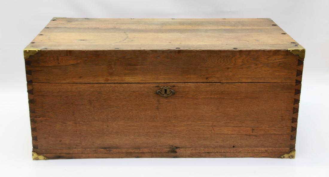 DOVETAILED WOODEN TOOL BOX (1 of 4)