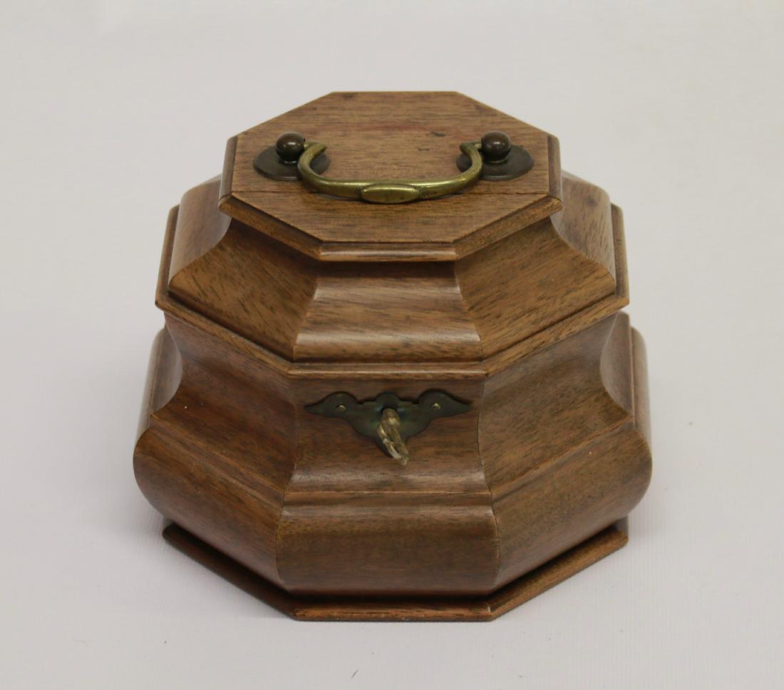 COLONIAL WILLIAMSBURG TEA CADDY: BRASS EAGLE LATCH WITH KEY - GREY FOIL PAINTED INTERIOR - SIGNED ON BOTTOM Dimensions: 5" X 7"